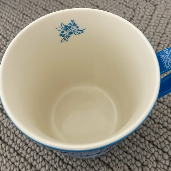 STARBUCKS WINTER COLLECTION COFFEE CUPS  (3) - Picture 3 of 4
